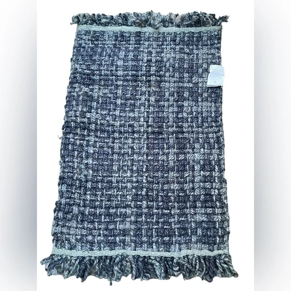 Threshold Spacedye Design Woven Accent Rug. 24”x36”
